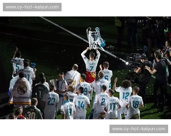 伯纳乌的月光与永恒之城的荣耀：皇马vs罗马，一场关于欧冠巅峰的宿命对决